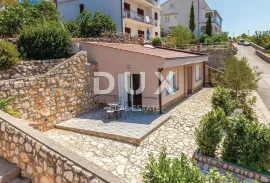 CRIKVENICA, DRAMALJ - samostojeća kuća, 150 m od mora, Crikvenica, Maison