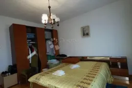 Etaža kuće na Krasici s otvorenim pogledom, Bakar, Flat