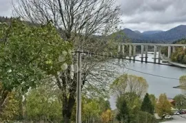 Za sve ljubitelje prirode: najam kuće uz jezero Bajer, Fužine, Casa