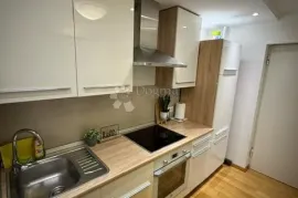 Iznajmljuje se ljupki stan sa pogledom na more, Kostrena, Appartment