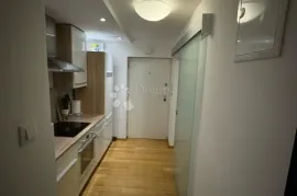 Iznajmljuje se ljupki stan sa pogledom na more, Kostrena, Appartment