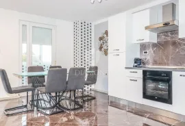 Rovinj, predivan stan s balkonom, Rovinj, Appartment