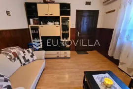 Pula, Veruda, dvosoban stan za adaptaciju, NKP 56,88 m2, prizemlje, Pula, Appartment