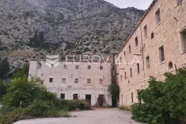 Dubrovnik Okolica - Komolac, Postojeći objekt sa projektom za hotel, Dubrovnik - Okolica, Gewerbeimmobilie