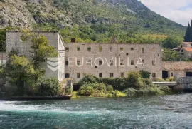 Dubrovnik Okolica - Komolac, Postojeći objekt sa projektom za hotel, Dubrovnik - Okolica, Коммерческая недвижимость