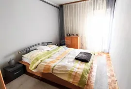 Karlovac, Grabrik- trosoban stan na odličnoj lokaciji, Karlovac, Apartamento