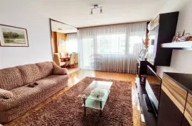 Karlovac, Grabrik- trosoban stan na odličnoj lokaciji, Karlovac, Apartamento