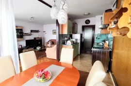 Karlovac, Grabrik- trosoban stan na odličnoj lokaciji, Karlovac, Apartamento