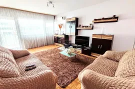 Karlovac, Grabrik- trosoban stan na odličnoj lokaciji, Karlovac, Apartamento