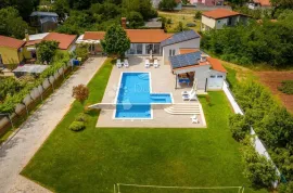 Villa u Banjolama 150m2 za dugoročni najam, Medulin, Casa