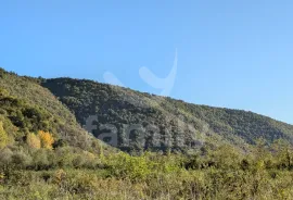 POVOLJNO POLJOPRIVREDNO ZEMLJIŠTE UZ RIJEKU, Barban, Tierra