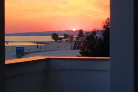 APARTMANI 3u1, IZVRSNA PRILIKA!!! PRVI RED DO MORA, VIR - ZADAR, Vir, Appartment