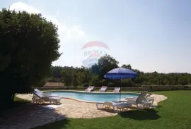 Istra - Kanfanar - kamena villa s bazenom na osami 214m2, Kanfanar, Дом