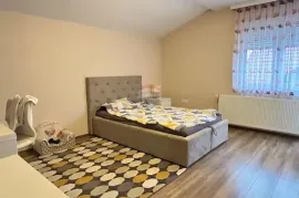 Velika Gorica - moderna obiteljska kuća 308m2, Velika Gorica, Maison