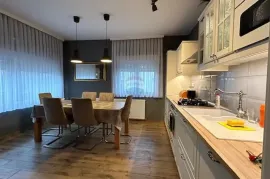 Velika Gorica - moderna obiteljska kuća 308m2, Velika Gorica, Casa