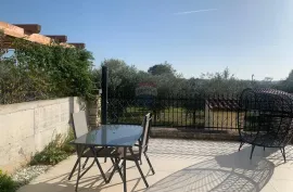 Poreč, okolica, moderan stan od 46 m2 sa velikom terasom, Poreč, Appartement