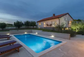 Istra, Poreč, vila s bazenom u Kašteliru, Poreč, House