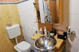 SELCE, UREĐEN STAN SVEGA 300M OD MORA!!!, Crikvenica, Apartamento