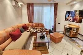 SELCE, UREĐEN STAN SVEGA 300M OD MORA!!!, Crikvenica, Apartamento