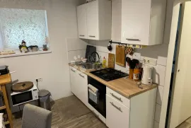 Renovirani stan u samom centru Sesveta, Zagreb, Appartement