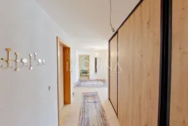 Kuća na dvije etaže 187m2, Hotonj, Vogošća, Casa