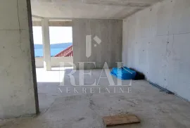 Stan visoko prizemlje 3S+DB 89 m2 + terasa34 m2, Trogir, Διαμέρισμα