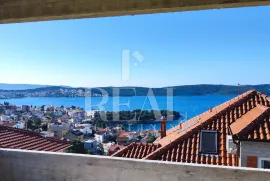 Stan visoko prizemlje 3S+DB 89 m2 + terasa34 m2, Trogir, Appartment