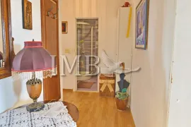 Južno orijentiran stan cca 80m2 | Mogućnost uređenja dodatne spavaće sobe | Centralna lokacija | Dubrovnik, Dubrovnik, Flat