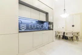 Zagreb, strogi centar, Trg bana Jelačića, novoadaptiran dvosoban stan NKP 57 m2, Zagreb, Appartment