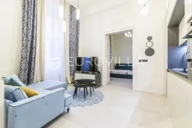 Zagreb, strogi centar, Trg bana Jelačića, novoadaptiran dvosoban stan NKP 57 m2, Zagreb, Flat