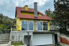 Vrhovec, kuća u visokoj roh bau izvedbi NKP 326 m2 na zemljištu od 1105 m2, Zagreb, House