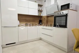 Pula, Monvidal, opremljen stan s garažom, novogradnja, Pula, Apartamento