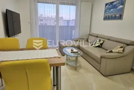 Pula, Monvidal, opremljen stan s garažom, novogradnja, Pula, Appartement