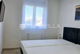 Pula, Monvidal, opremljen stan s garažom, novogradnja, Pula, Appartement