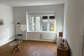 Zagreb, Donji Grad, prekrasan novouređeni trosoban stan u centru, NKP 78 m2, Zagreb, Appartement