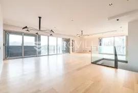 Zagreb, Gornje Prekrižje luksuzan četverosoban stan na 1 katu + 3 GPM, Zagreb, Appartment