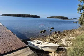 Istra, Vrsar građevinsko zemljište prvi red do mora, Vrsar, أرض