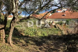 ZADAR, KALI - Uređena kuća, građevinsko zemljište i parking, Kali, Maison