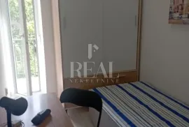 3SKL uređeni stan na Krnjevu 50 m2, 1. kat, balkon, Rijeka, Appartement