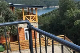 Istra, Peruški - legalizirana kuća u prirodi sa pogledom na more, Marčana, Haus