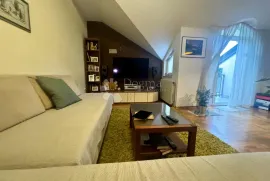 SESVETE, centar, 5-sobni 140,46 m2,balkon,garaža+PM, Zagreb, Wohnung