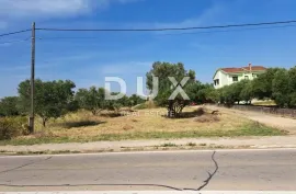 ZADAR, SUKOŠAN - Građevinsko zemljište 699m², Sukošan, Terreno