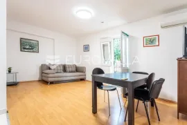 Podstrana, Strožanac, jednosobni apartman za dugoročni najam  40 m2, Podstrana, Appartment