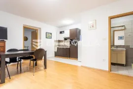 Podstrana, Strožanac, jednosobni apartman za dugoročni najam  40 m2, Podstrana, Appartment