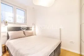 Zagreb, Crvenog križa, novoadaptiran dvosoban stan na 1. katu s balkonom, Zagreb, Flat