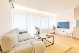 Zagreb, Crvenog križa, novoadaptiran dvosoban stan na 1. katu s balkonom, Zagreb, Apartamento