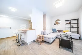 Zagreb, Blato, prekrasan trosobni PENTHOUSE NKP 92 m2, Zagreb, Wohnung