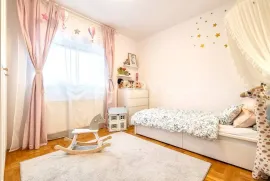 Zagreb, Stenjevec, Posavje ulica, četverosoban stan NKP 71.54, loggia, parking, Zagreb, Flat