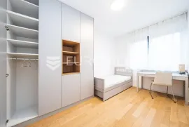 Zagreb, Mandaličina, luksuzan četverosoban stan, 81 m2, PRVI NAJAM, parking u garaži, Zagreb, Wohnung