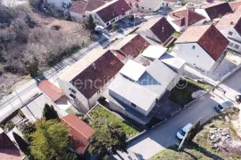 Imotski samostojeća kuća 546 m2 roh-bau - prilika!, Imotski, Maison